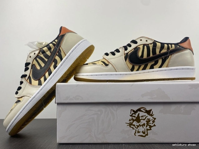 Rep 1 Tiger of OG Year Jordan Low the Air DH6932-100 0714